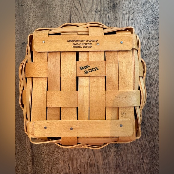 NWOT Longaberger Small 3-Way Catch All Basket with Liners Dated 2001. - Picture 3 of 5
